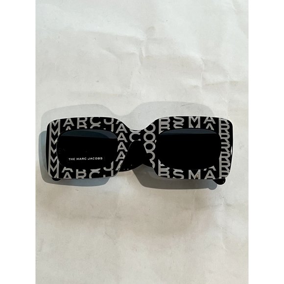 Marc Jacobs Black Sunglasses with Yellow Case - Picture 2 of 6